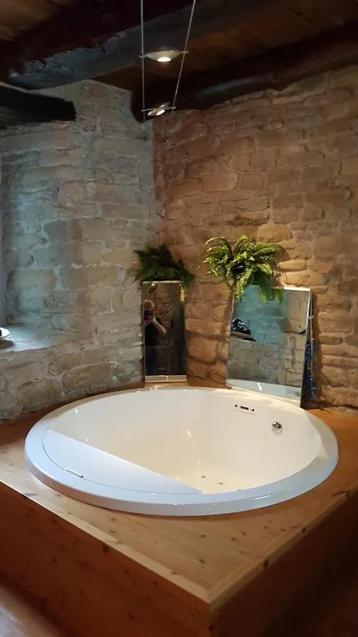 #Fortcozzo - Jacuzzisuite & Sauna - Casola Valsenio Mercatale  Bed & Breakfast